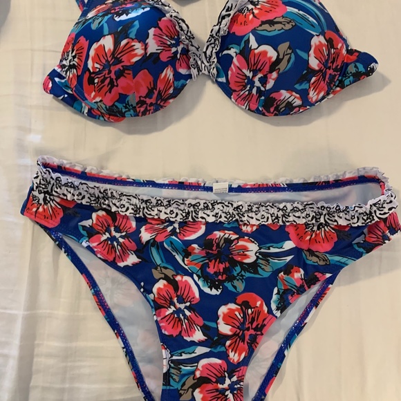 Brand new, Never Worn Bikini! - Picture 1 of 3